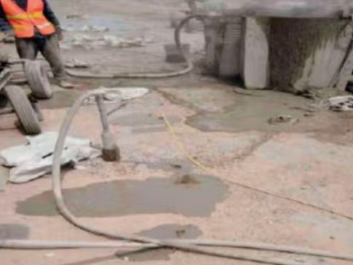 向阳街道水泥混凝土路面板底注浆技术 路面脱空注浆整治方案