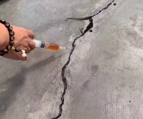 向阳街道混凝土裂缝修补技术详解​